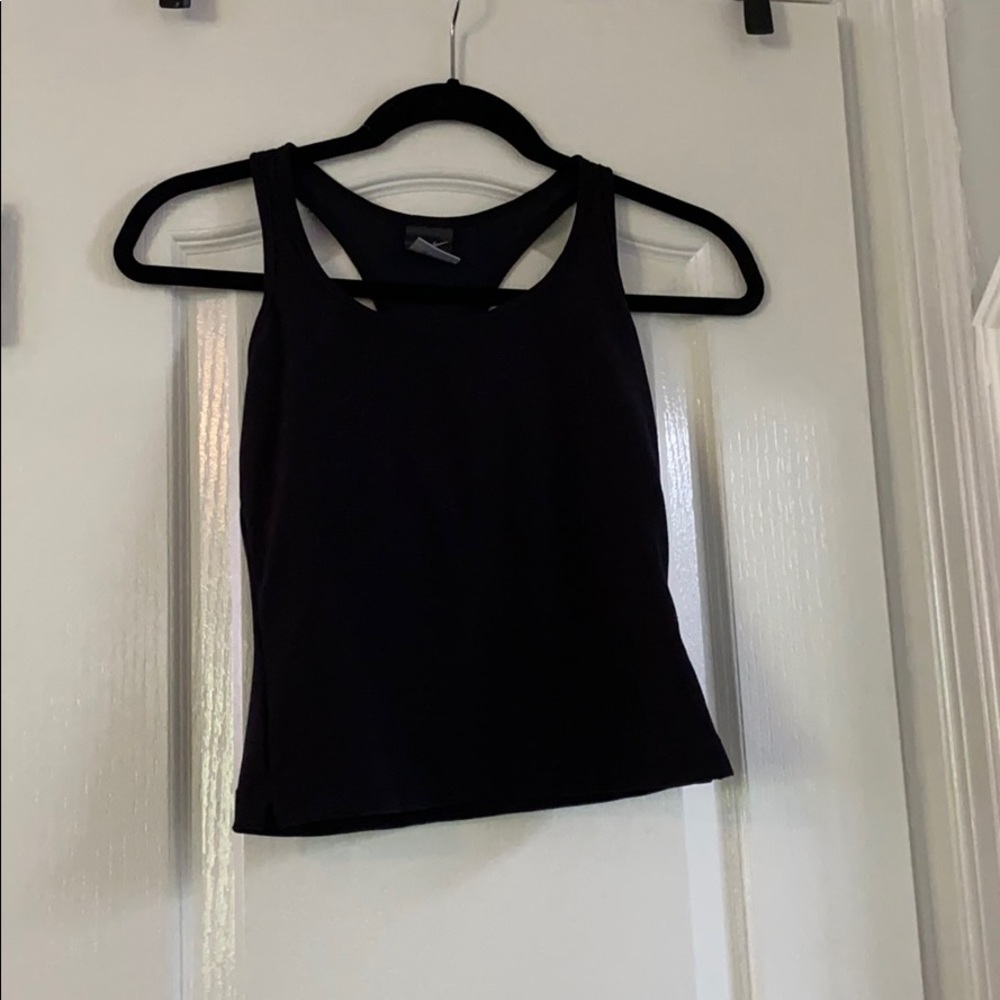 Nike crop workout top